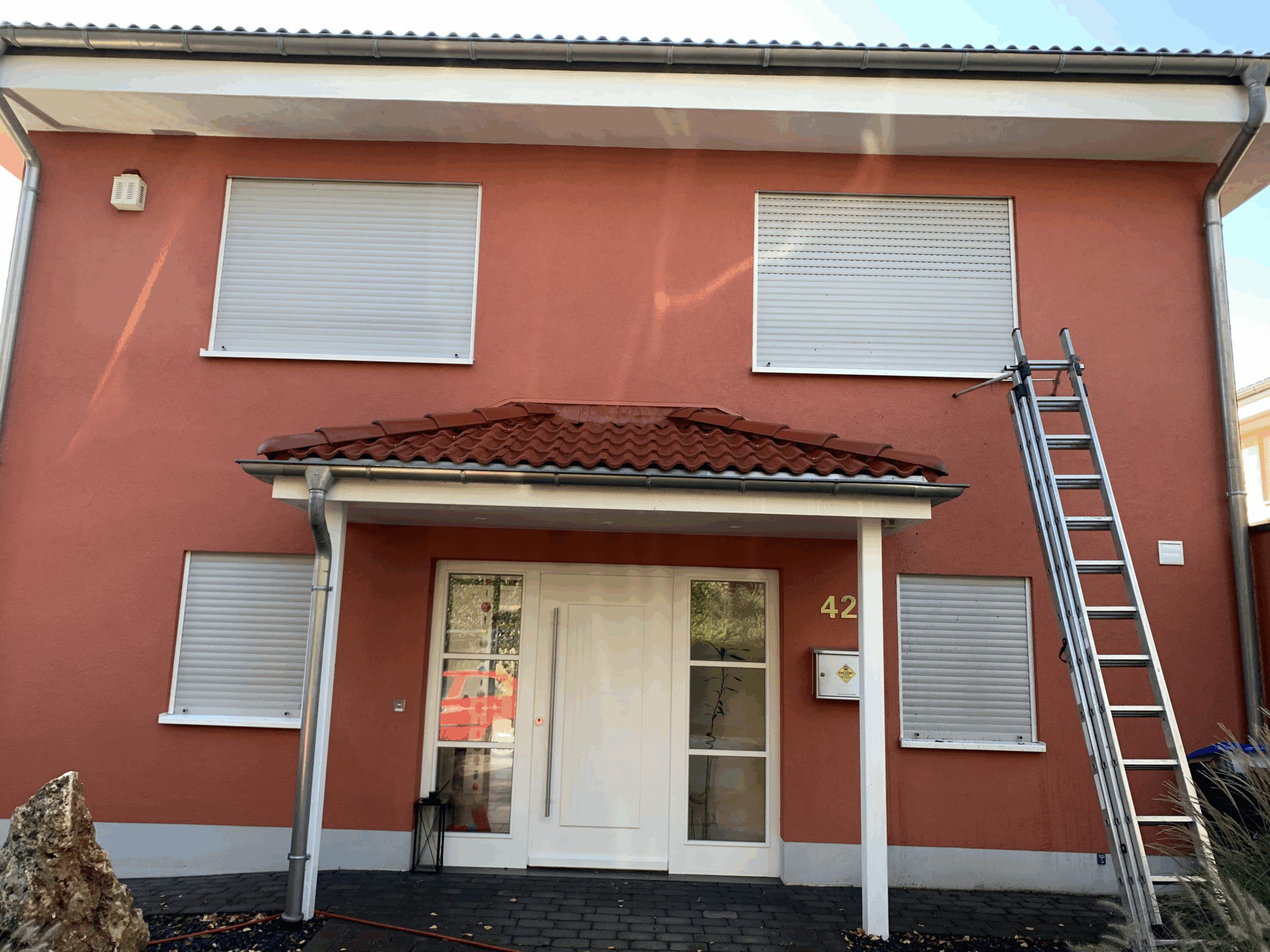 Dachreinigung Einfamilienhaus. Ergebnis nach der Dachreinigung.